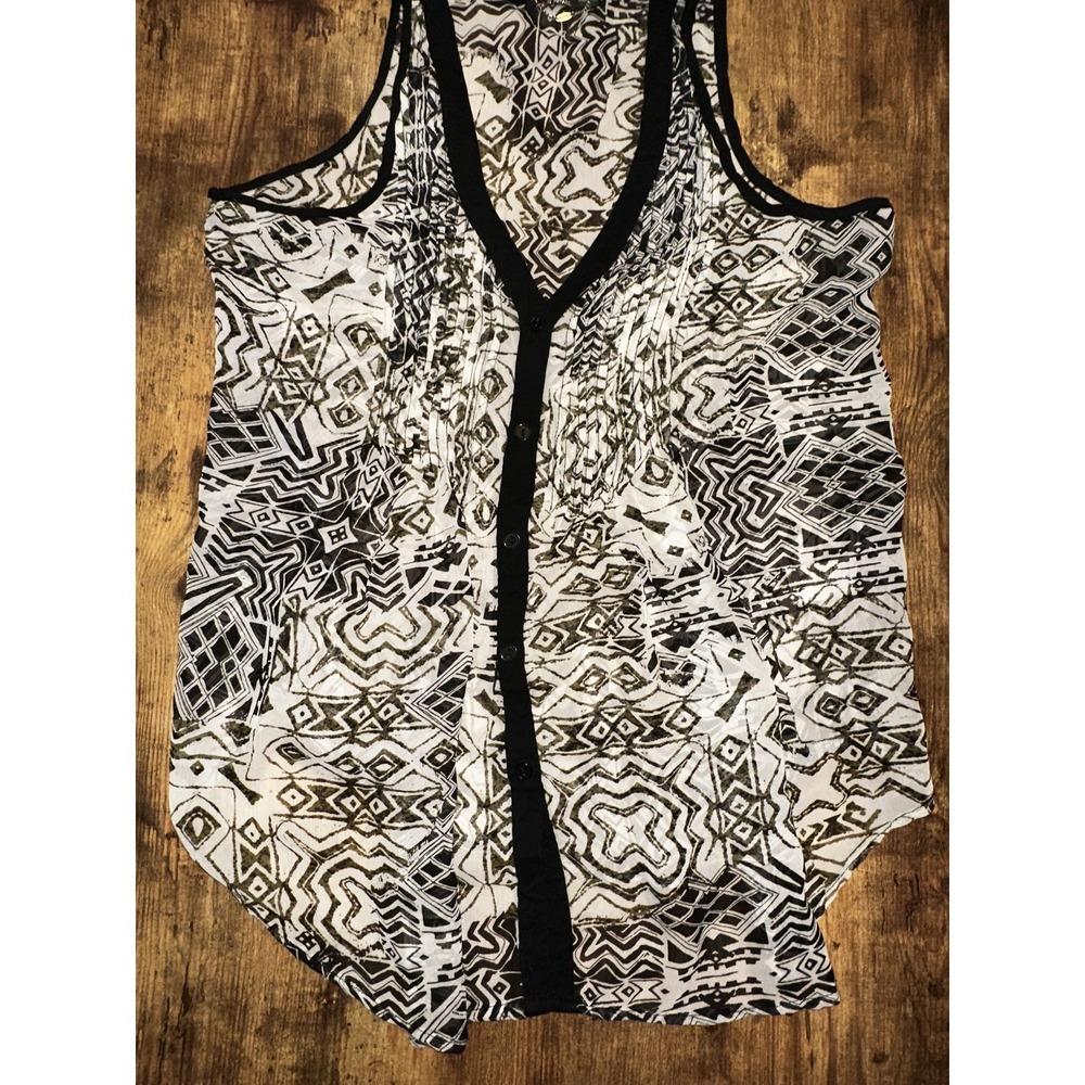 Devoted Geometric Tribal Print Sleeveless Button-Down Blouse